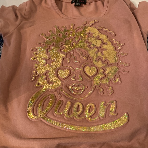 Cute shirt and Jordache jeans in excellent condition. Smoke and pet free home - Picture 2 of 5